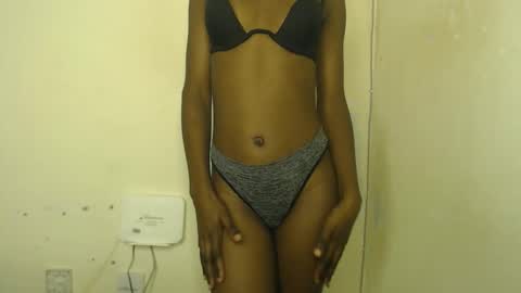 sizzly_ass online show from 04.13.26