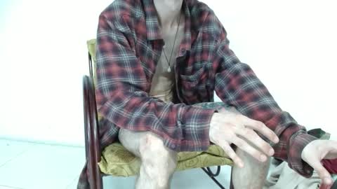 Snapshot of sk8sir chatting on 05.16.26 sk8sir online show from 05.16.26
