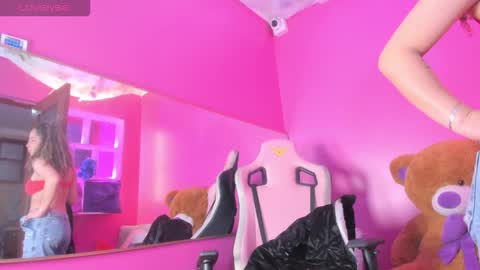 skaila_angels1 online show from 10.25.25