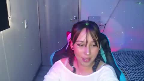 Snapshot of skarlet_adams chatting on 02.19.26 Alice online show from 02.19.26