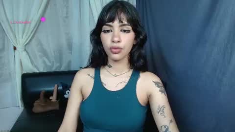 Snapshot of skinny_emily chatting on 06.25.26 Emily Rojas online show from 06.25.26
