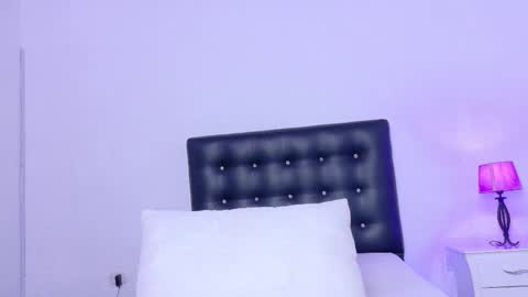 skinny_hottie18 online show from 03.27.26