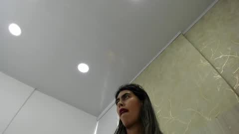 Snapshot of skinny_noa chatting on 02.09.25 Noa online show from 02.09.25