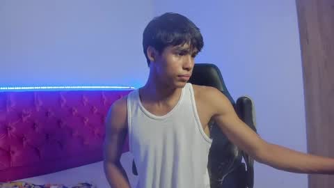 Snapshot of skinny_sam23 chatting on 04.27.26 sam online show from 04.27.26
