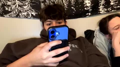 Snapshot of skinnyangel21 chatting on 12.18.25 skinnyangel21 online show from 12.18.25