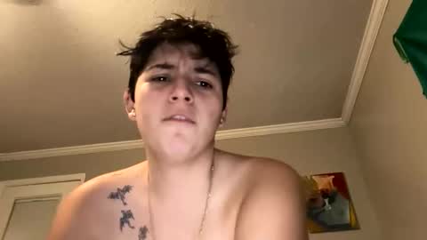 Snapshot of skinnyangel21 chatting on 01.10.26 skinnyangel21 online show from 01.10.26