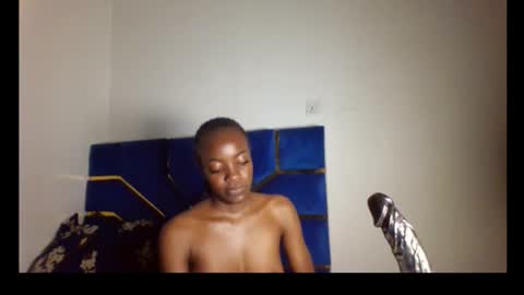 Snapshot of skinnyasssexyboobs chatting on 12.21.25 skinnyasssexyboobs online show from 12.21.25