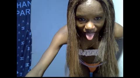 Snapshot of skinnybeauty1 chatting on 02.22.26 Linda independent model online show from 02.22.26