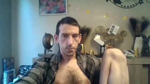 SkinnyBigCock2 online show from 12.22.24