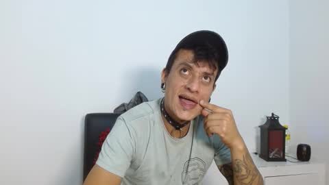 Snapshot of skinnydevil1 chatting on 02.16.26 skinnydevil1 online show from 02.16.26