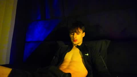 Snapshot of skinnyguywithbigd chatting on 01.12.25 skinnyguywithbigd online show from 01.12.25