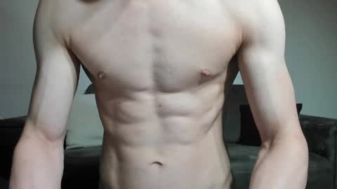 Snapshot of skinnyguywithbigd chatting on 04.25.26 skinnyguywithbigd online show from 04.25.26