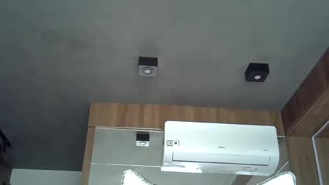 skinnykittencam online show from 10.27.25