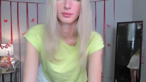 Skinnyladyy online show from 02.22.25