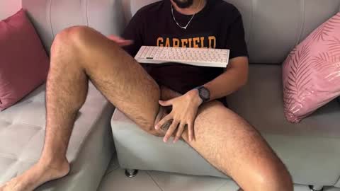 Snapshot of skinnylatin69 chatting on 01.16.25 skinnylatin69 online show from 01.16.25