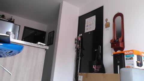 Snapshot of skinnylatin69 chatting on 03.06.25 skinnylatin69 online show from 03.06.25