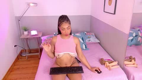 Snapshot of skinnysamantha chatting on 05.15.26 SAMANTHA online show from 05.15.26