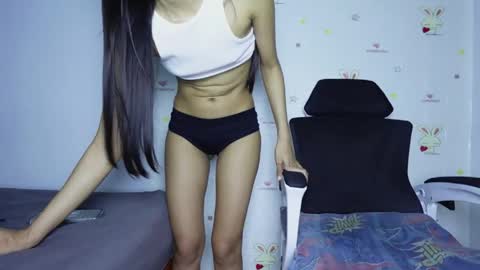 Snapshot of skinnythai4u chatting on 05.14.26 skinnythai4u online show from 05.14.26