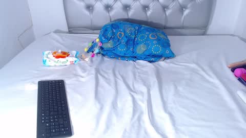 Snapshot of skinnyy_andtight chatting on 12.17.24 Alexa online show from 12.17.24