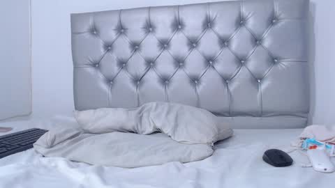 Snapshot of skinnyy_andtight chatting on 12.28.24 Alexa online show from 12.28.24