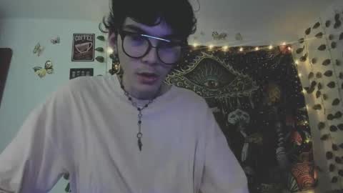Snapshot of skiny_dann chatting on 04.28.26 skiny_dann online show from 04.28.26