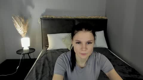 Snapshot of skinyjoy chatting on 02.03.26 Joys online show from 02.03.26