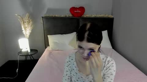 Snapshot of skinyjoy chatting on 02.22.26 Joys online show from 02.22.26