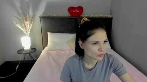 Snapshot of skinyjoy chatting on 02.24.26 Joys online show from 02.24.26