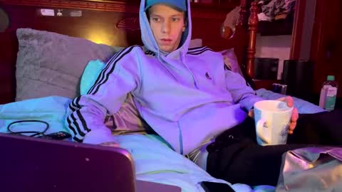 Snapshot of skittles933 chatting on 02.24.25 Skittles online show from 02.24.25