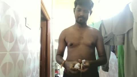 Snapshot of sklavepappu143 chatting on 05.25.26 Indianslut1431 online show from 05.25.26