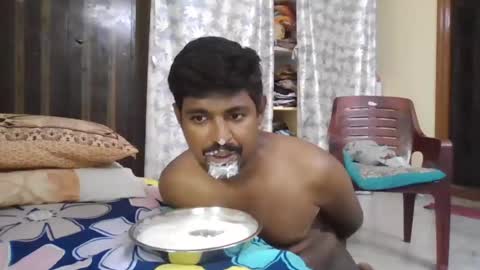 Snapshot of sklavepappu143 chatting on 07.20.26 Indianslut1431 online show from 07.20.26