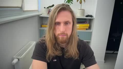 sky_guy25 online show from 10.17.25