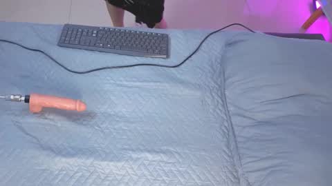 sky_johnson_ online show from 11.05.25