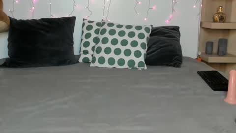 Snapshot of sky_sasha chatting on 03.03.25 sky_sasha online show from 03.03.25