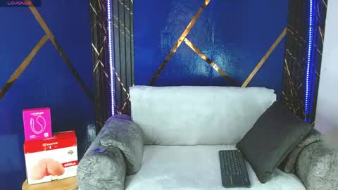 Snapshot of sky_walkerss chatting on 05.08.26 sky_walkerss online show from 05.08.26