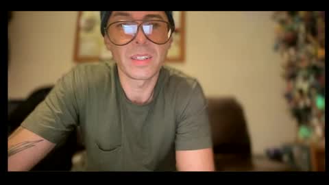 Snapshot of skyfly333 chatting on 05.26.26 IAN HARD online show from 05.26.26