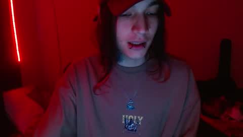 Snapshot of skykar chatting on 04.28.26 reep online show from 04.28.26