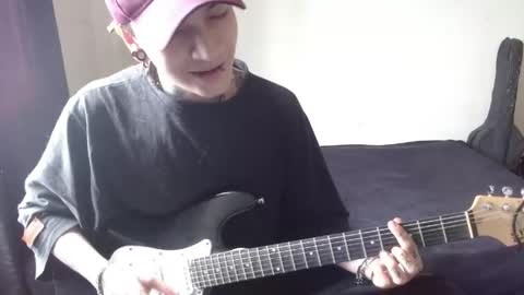 Snapshot of skykar chatting on 05.05.26 reep online show from 05.05.26