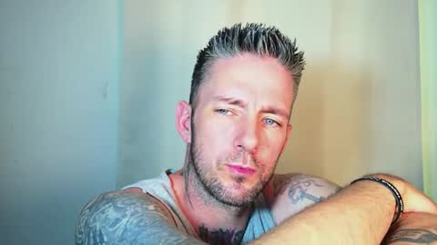 Snapshot of skylarrgrey chatting on 06.10.26 SkylarGrey online show from 06.10.26