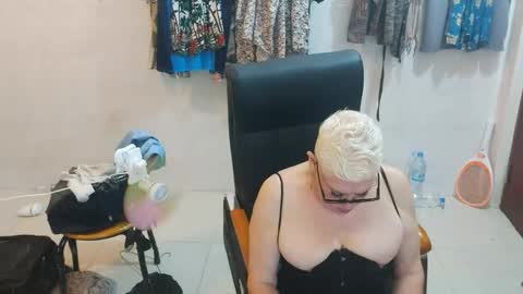 Snapshot of skylartgilf205565 chatting on 09.16.25 skylartgilf205565 online show from 09.16.25