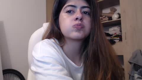 Snapshot of skyler1195 chatting on 12.31.24 Skyler online show from 12.31.24
