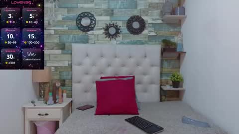 Snapshot of skyler_naomi chatting on 04.22.26 skyler_naomi online show from 04.22.26