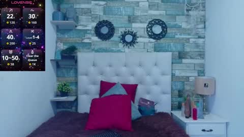 Snapshot of skyler_naomi chatting on 05.12.26 skyler_naomi online show from 05.12.26