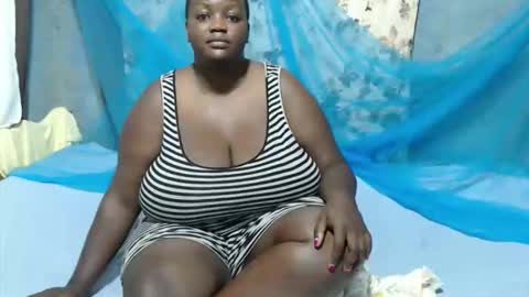 Snapshot of skylla07 chatting on 05.18.26 sheliah online show from 05.18.26