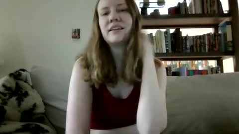 Snapshot of skywinters chatting on 05.09.26 Sky Winters online show from 05.09.26