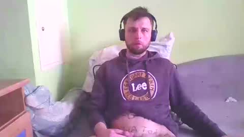 Snapshot of slaveboy32bi chatting on 03.11.26 slave boy perwers bdsmFEMDOM online show from 03.11.26