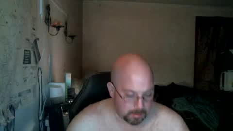 Snapshot of slavejim518 chatting on 01.29.25 slavejim online show from 01.29.25