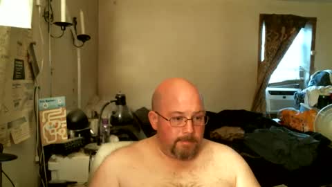 Snapshot of slavejim518 chatting on 05.14.26 slavejim online show from 05.14.26