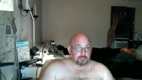 Snapshot of slavejim518 chatting on 05.25.26 slavejim online show from 05.25.26
