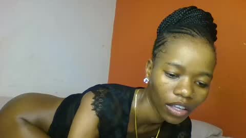 Snapshot of slaybby chatting on 02.11.25 Slaybby online show from 02.11.25